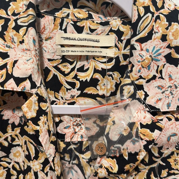 Urban Outfitters UO Morgan Floral Button Down Shirt Size XS - Picture 5 of 6